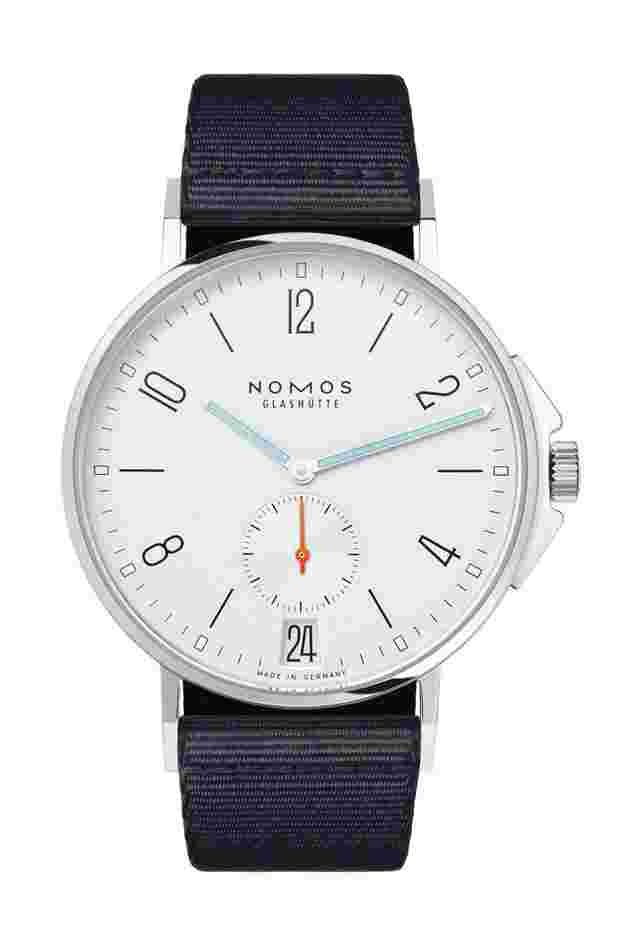 Nomos Glashütte
  
          Ahoi Date