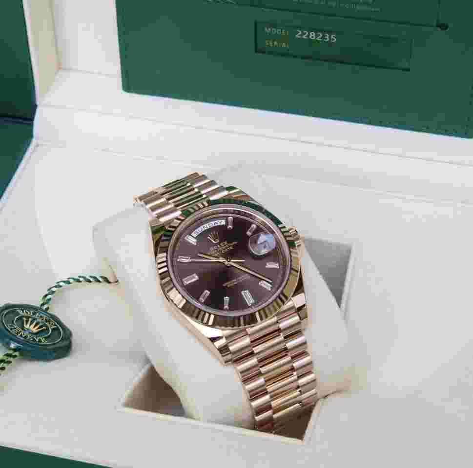Rolex Day-Date 40
2023 40mm Day-Date 18k Everose Chocolate Baguette Diamond Dial Unworn "In stock"