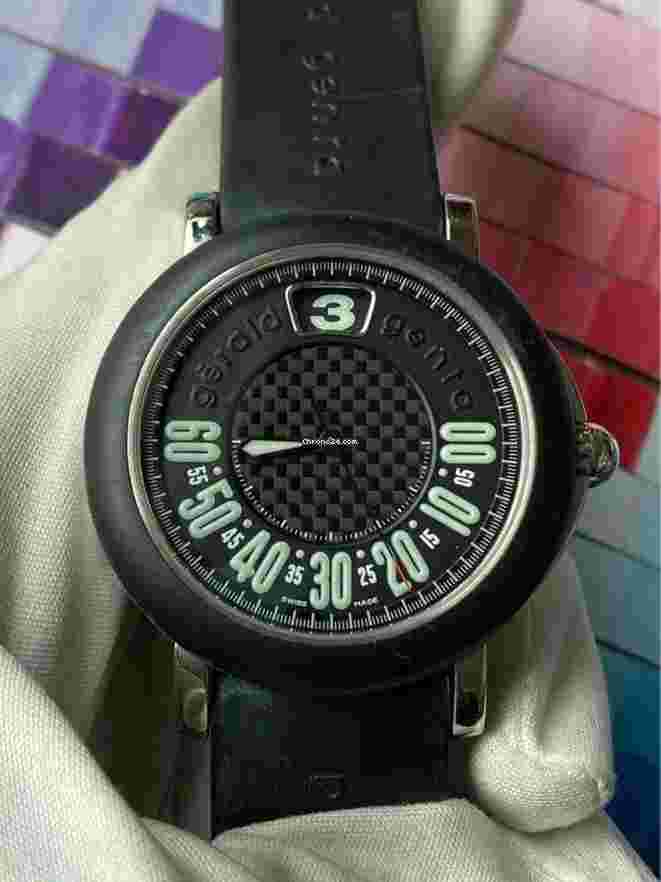 Gérald Genta
                           
                                 Retro Sport Jumping Hour 41mm G3694