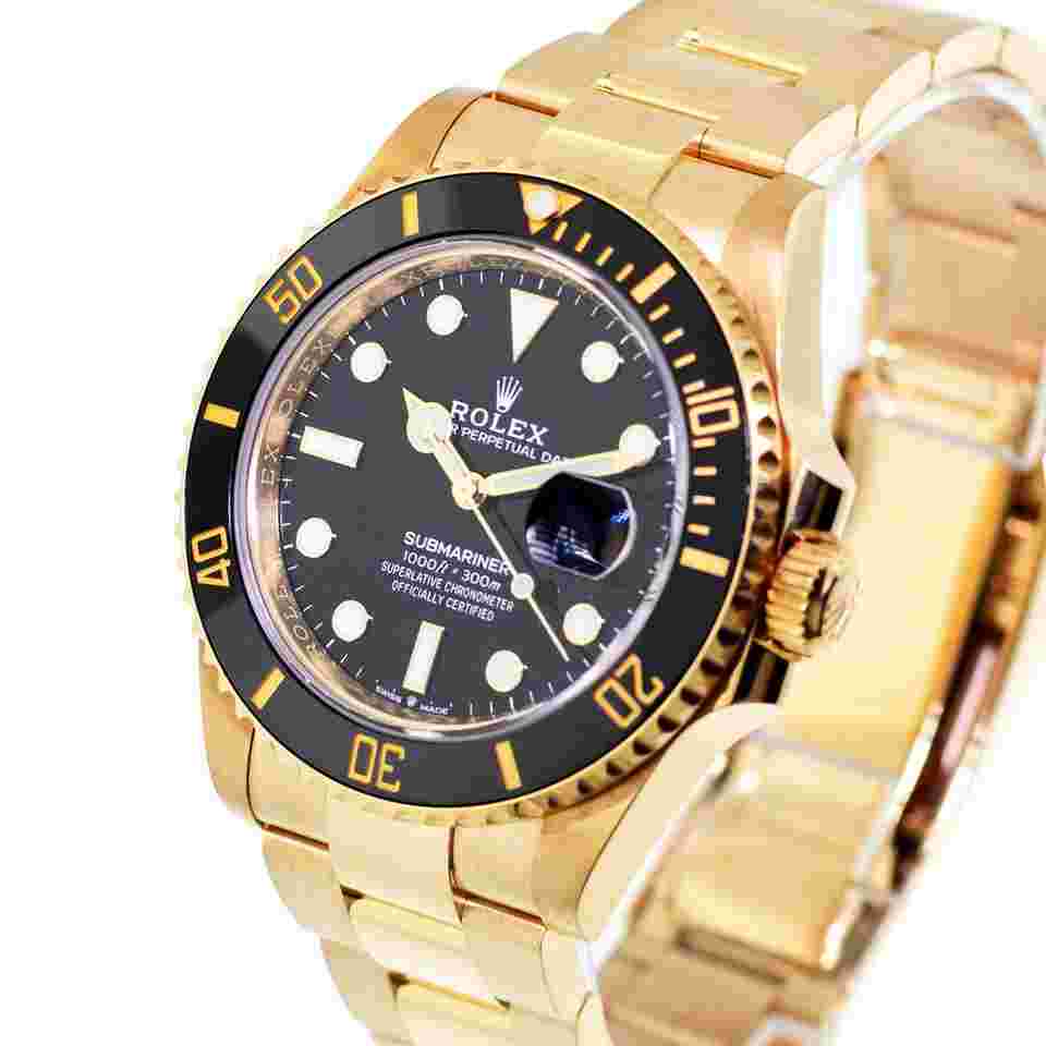 Rolex Submariner Date
                           
                                 41mm Yellow Gold Black Index Dial & Black Ceramic Bezel 126618