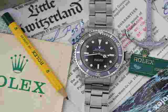 Rolex Submariner (No Date)
                           
                                 5513 original stamped warranty full set original purchase receipt one owner