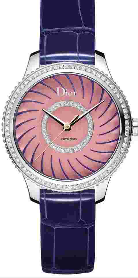 Dior VIII
                           
                                 MONTAIGNE