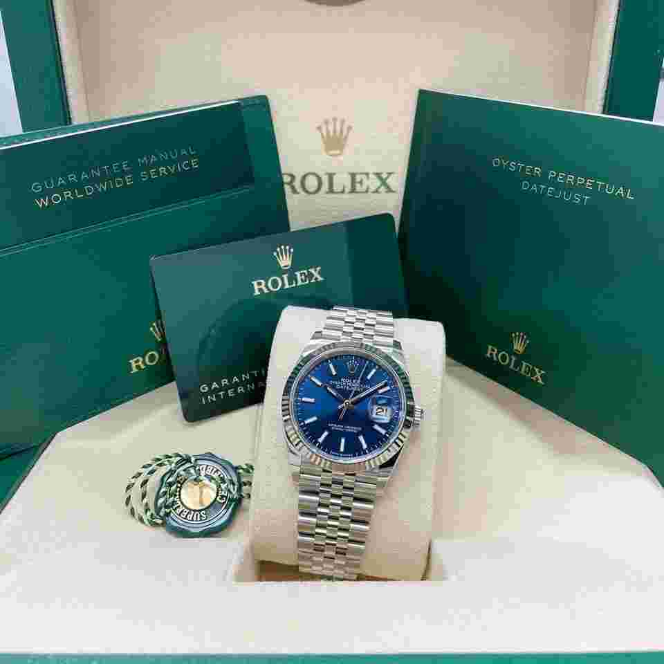 Rolex Datejust 36
NEW Datejust 36mm 126234 Stainless Steel Fluted Bezel Blue Index Dial Jubilee Band