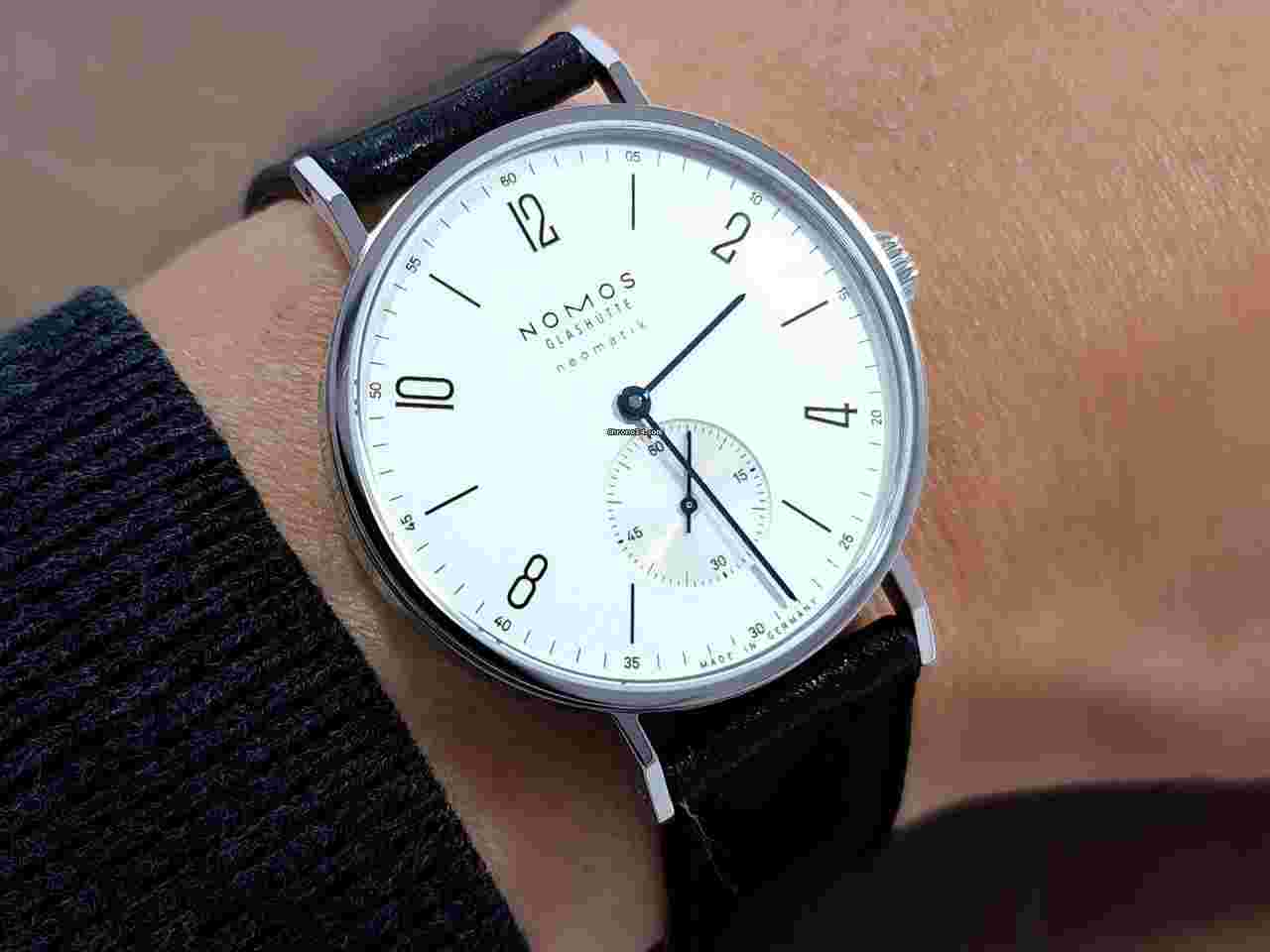 NOMOS Tangente Neomatik
                           
                                 38.5mm Ref. 140 Stainless Steel White Silver Dial Black Leather Strap