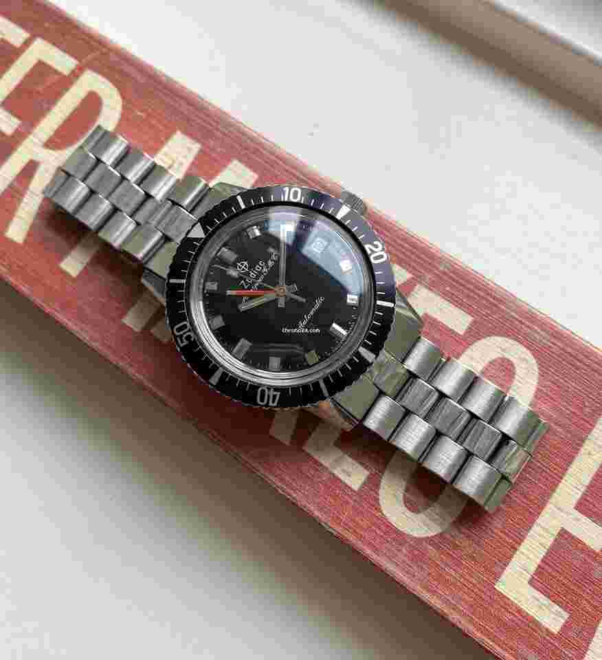 Zodiac
                           
                                 Vintage 60s Aerospace GMT Automatic Black Bezel Gilt Black Dial Steel Case