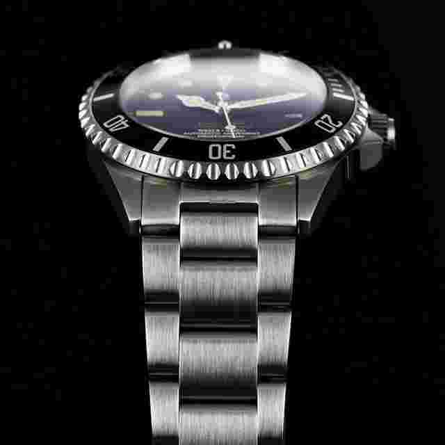 Steinhart
                           
                                 OceanOne 1 Vintage Red Swiss Automatic Mens Diver Watch 103-0657