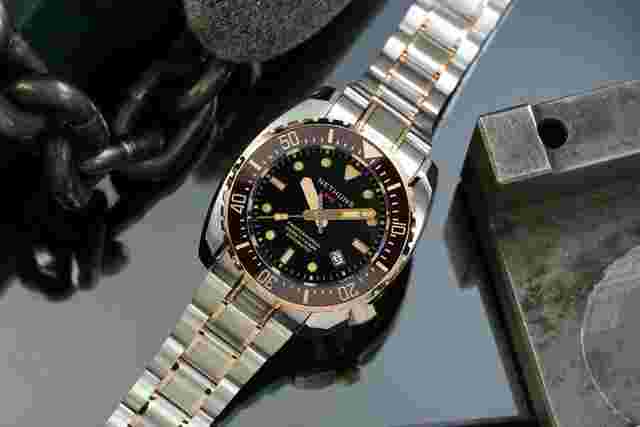 Nethuns
                           
                                 Lava II Steel Automatic Men's Diver Watch 45mm Black Dial LS261