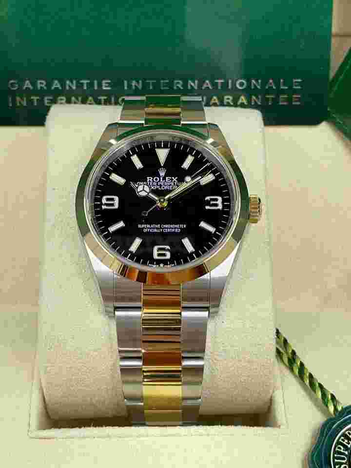 Rolex Explorer
NEW IN STOCK Explorer 124273 36mm Steel Gold