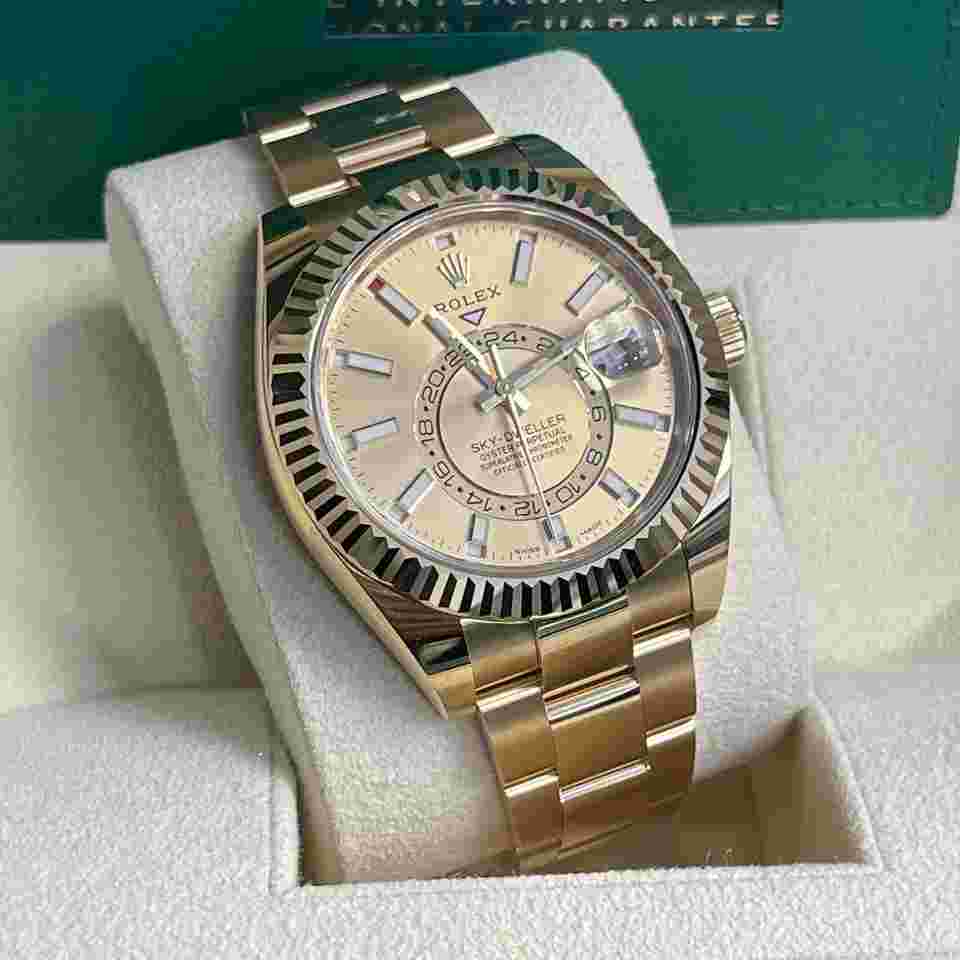 Rolex Sky-Dweller
2023 326938 Sky-Dweller Yellow Gold Champagne Stick Dial Unworn IN STOCK