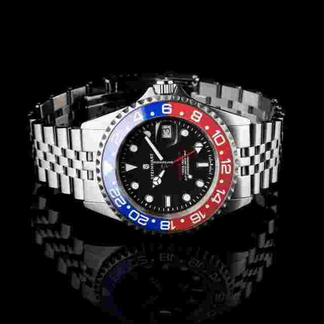 Steinhart Ocean 1
                           
                                 One GMT BLUE-RED. 2 Ceramic Men's Diver Watch Black Dial/Blue-Red Bezel 103-1100