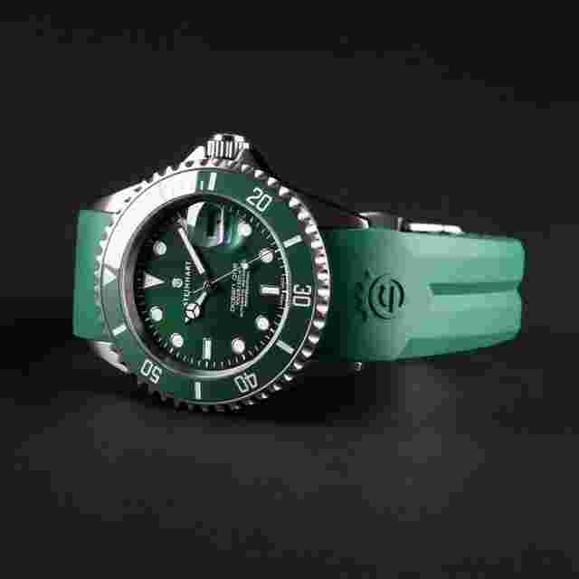 Steinhart Ocean 1
                           
                                 One Green Ceramic 42mm Swiss Automatic Diver Silicone 103-1063