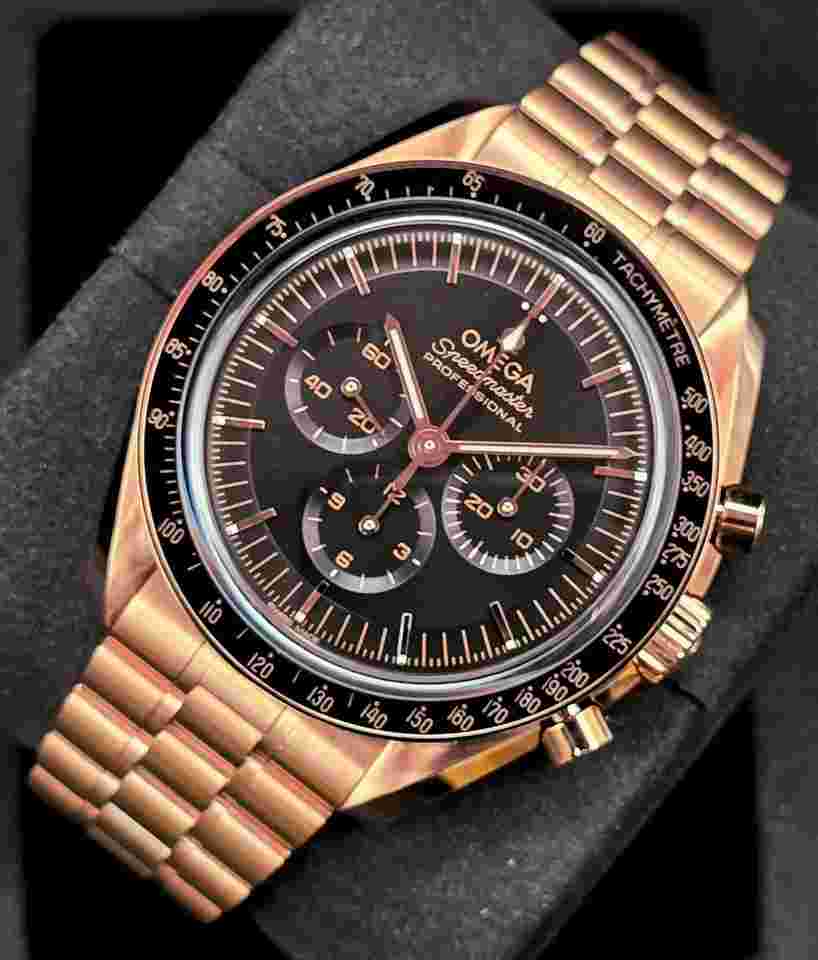 Omega Speedmaster Professional Moonwatch
Co-Axial Sedna Gold 310.60.42.50.01.001 - Unworn - Full Set - 2022