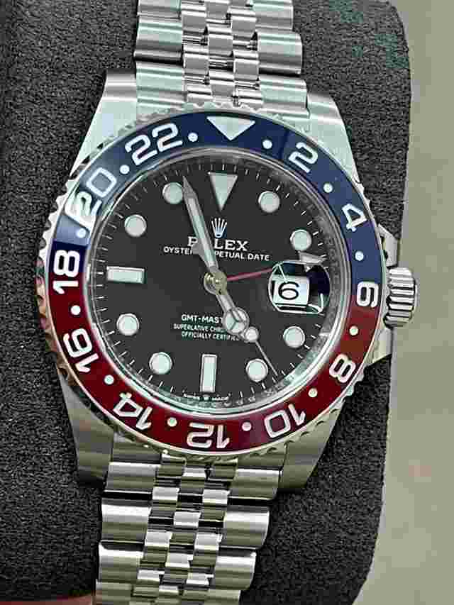 Rolex GMT-Master II
                           
                                 PEPSI - on Jubilee Bracelet - 2019 - UNWORN