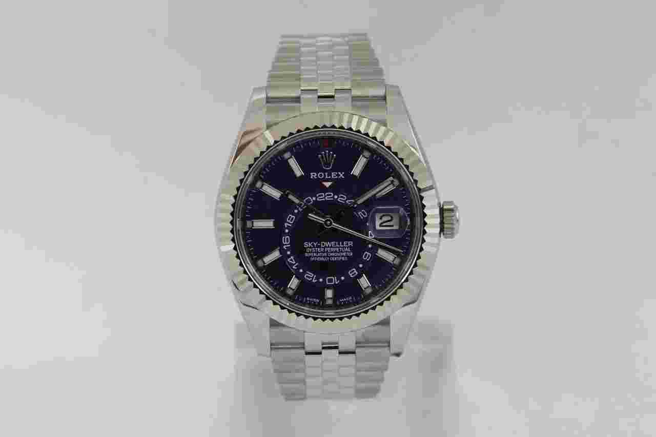 Rolex Sky-Dweller
OMAN ref. 326934 Box & Paper Full Set New Stickers Blue Dial Year 12/2021