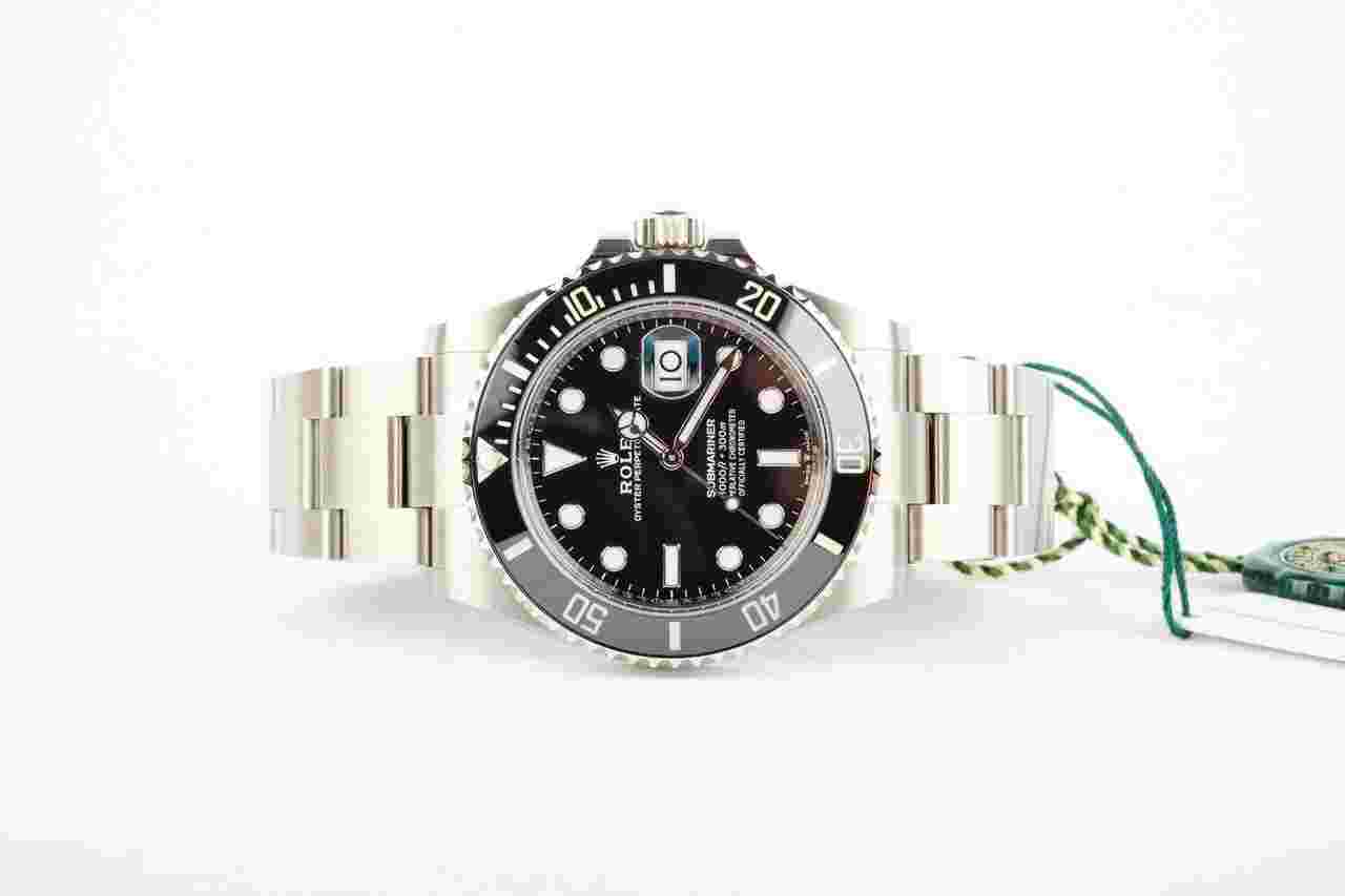 Rolex Submariner Date
                           
                                 126610LN 2-2022 CARD / COMPLETE