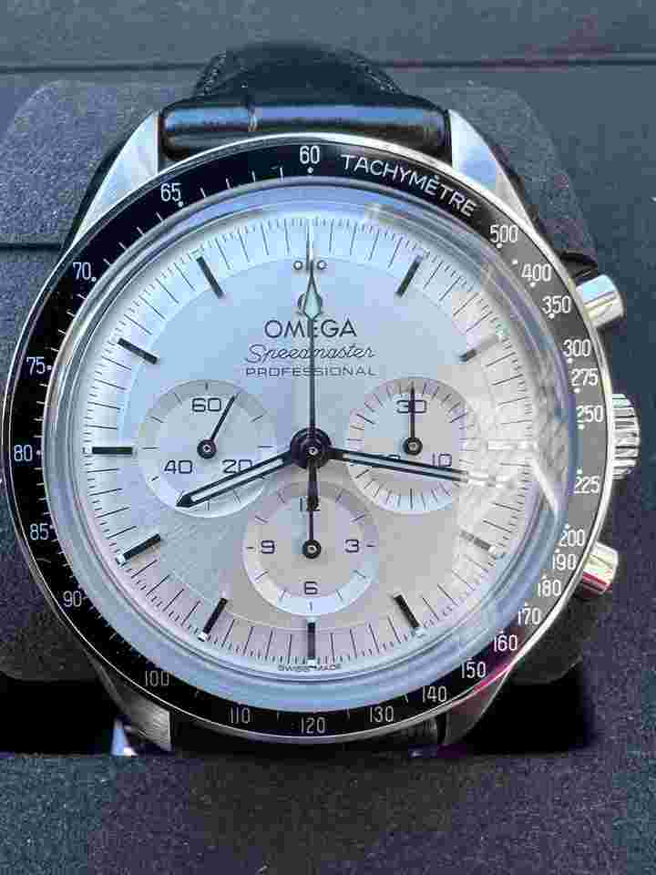 Omega Speedmaster Professional Moonwatch
NEW 2024 Speedmaster Moonwatch 18KT Canopus White Gold