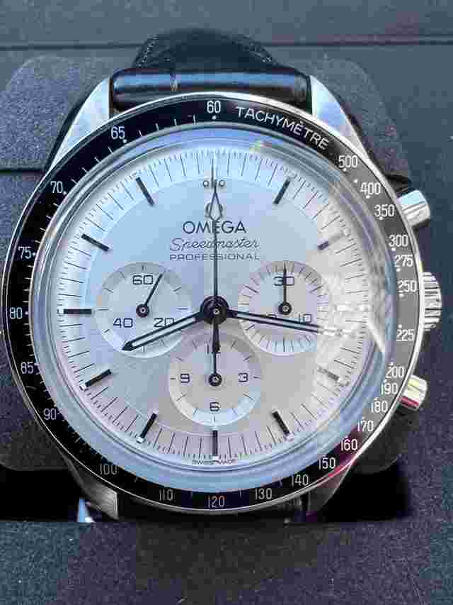 Omega Speedmaster Professional Moonwatch
                           
                                 NEW 2024 Speedmaster Moonwatch 18KT Canopus White Gold