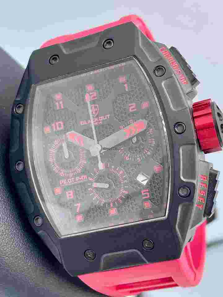 Black-Out Concept
P-01 R Limited Edition 27/300 Chronograph 43.5mm SOLD OUT