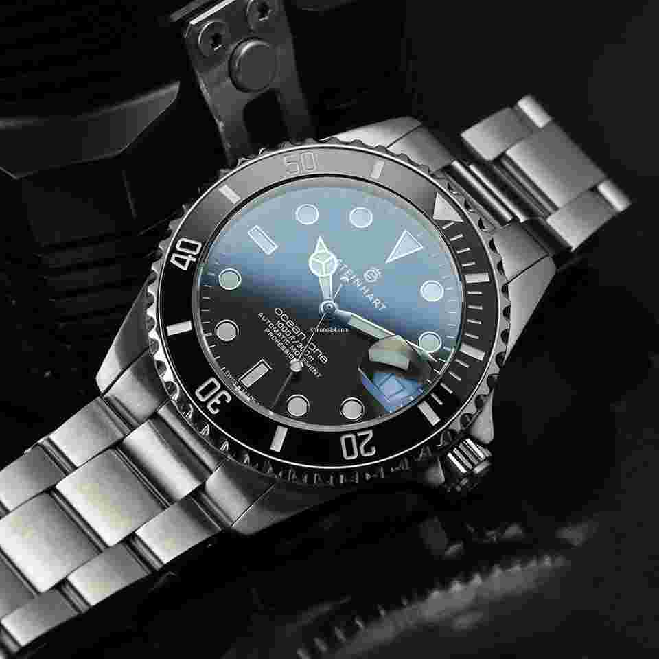 Steinhart Ocean 1
One 39 Black Ceramic Automatic Watch 103-0981