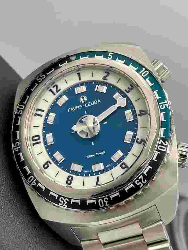 Favre-Leuba
                           
                                 Raider Harpoon Swiss Automatic 500m Diver 46mm Blue Dial Bracelet