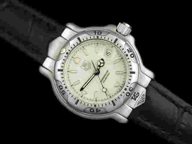 TAG Heuer 6000
                           
                                 Professional 6000 Ladies Stainless Steel Divers Watch - WH1311
