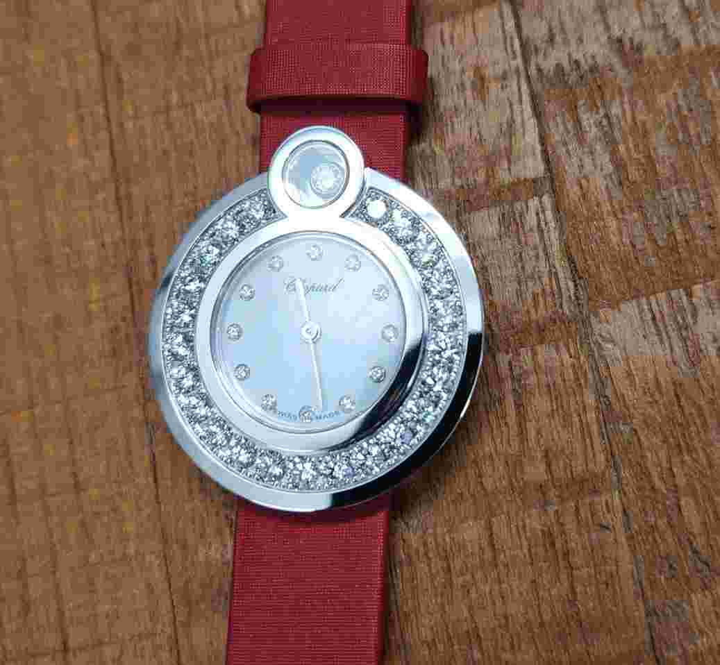 Chopard Happy Diamonds
                           
                                 8 White Gold 30mm Case With Diamonds NEW UNWORN 204407-1002