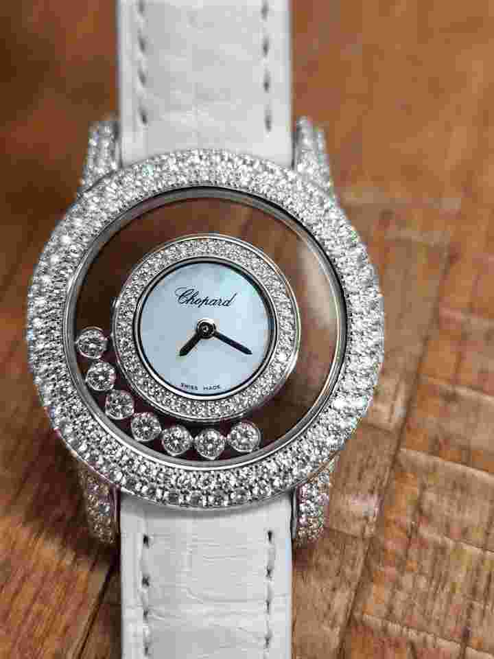 Chopard Happy Diamonds
                           
                                 30mm Quartz UNWORN 209177-1001