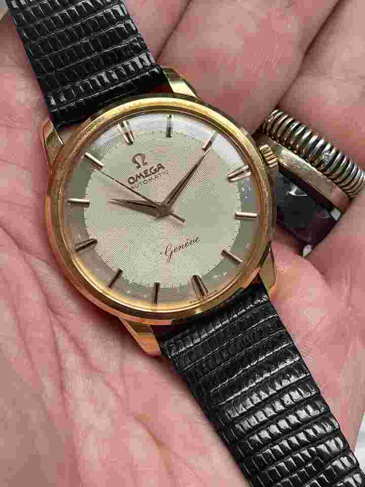 Omega Genève
                           
                                 crosshair dial in 18 Kt R/G ref. 14702 full set