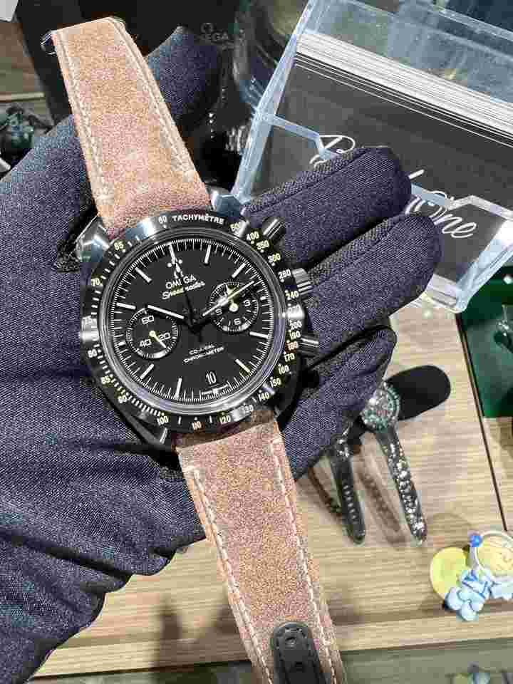 Omega Speedmaster
basel one Speedmaster Dark Side Of The Moon vintage black international warranty