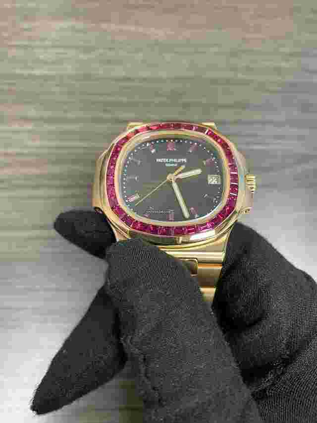 Patek Philippe Nautilus
                           
                                 5723/112R Ruby Rose Gold Nautilus