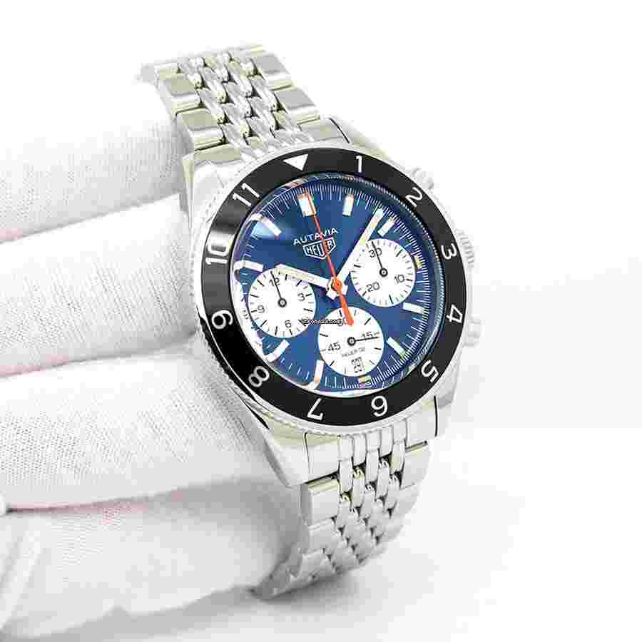 TAG Heuer Autavia
                           
                                 CBE2115 Autavia “Watches of Switzerland Anniversary” Australia Limited Edition
