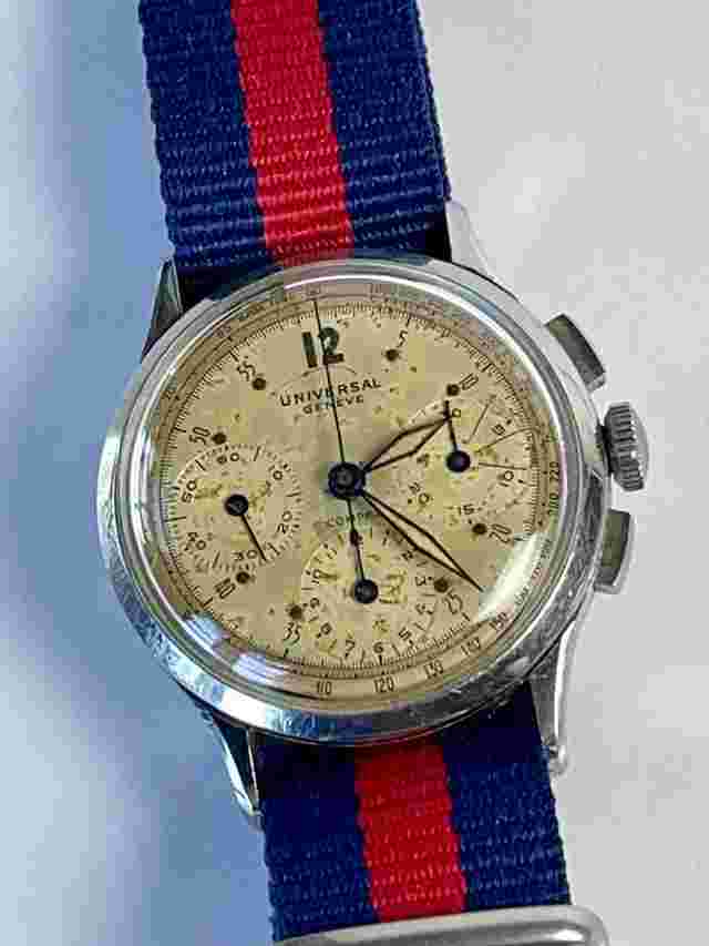 Universal Genève Compax
                           
                                 Chronograph Three Registers Military Officers WW2 1943 Cal.283 Swiss Made