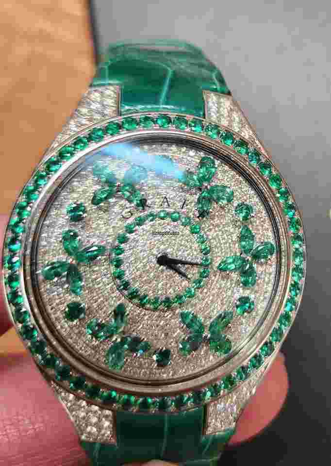 Graf
White Gold Emeralds and Diamonds Disco Butterfly Like New Condition