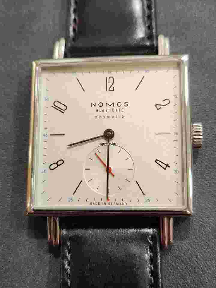 NOMOS Tetra Neomatik
                           
                                 39 Model 421