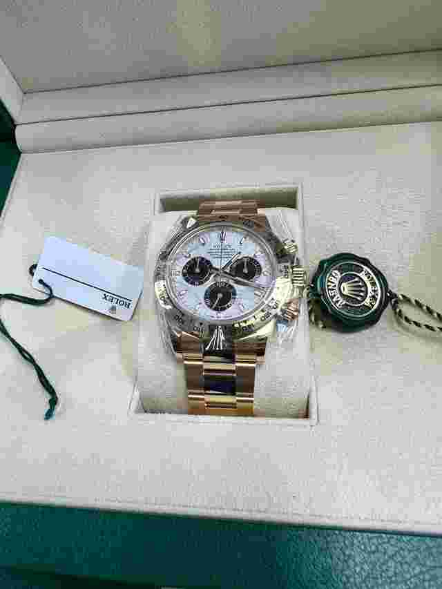 Rolex Daytona
                           
                                 White Tag Meteorite Dial Yellow Gold Daytona