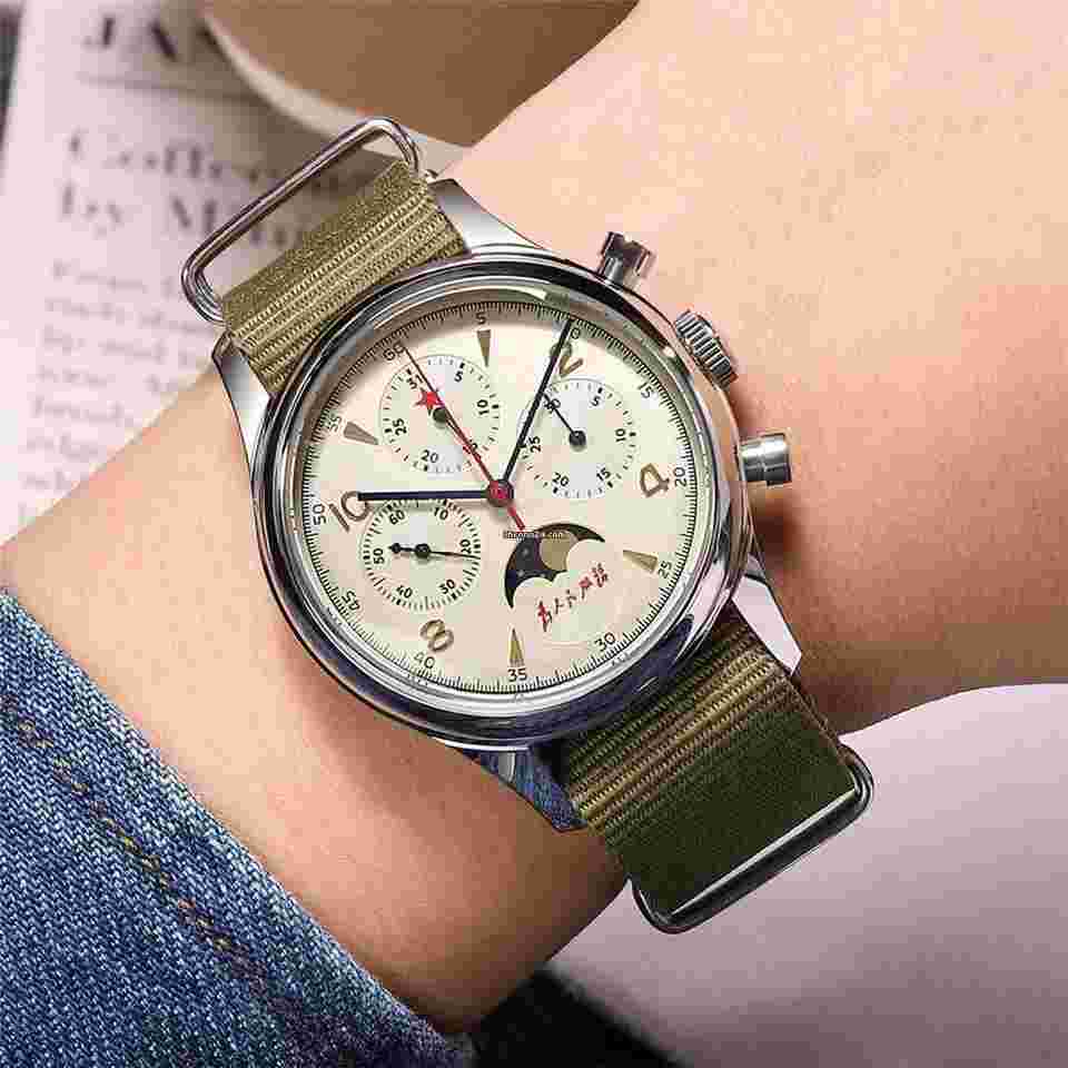 Sea-Gull
1963 Men's 40mm Chronograph with Moonphase and Date Cream Dial Sapphire Glass ST1908 Watch