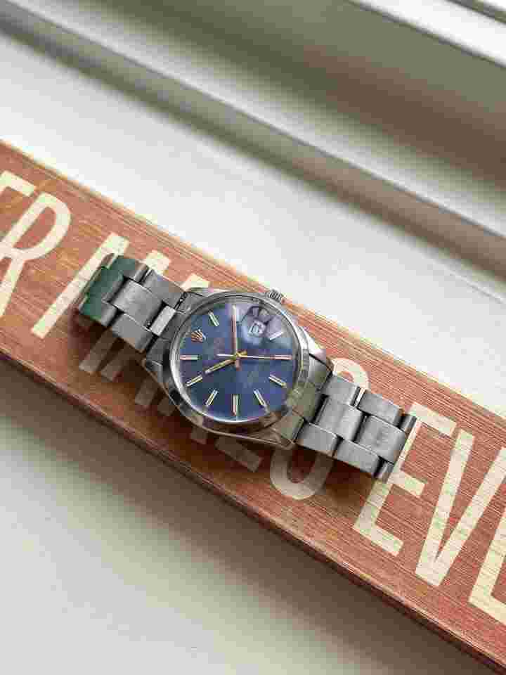 Rolex Oyster Perpetual Date
Vintage 80s Ref 15000 Blue Dial Quickset Date 34mm