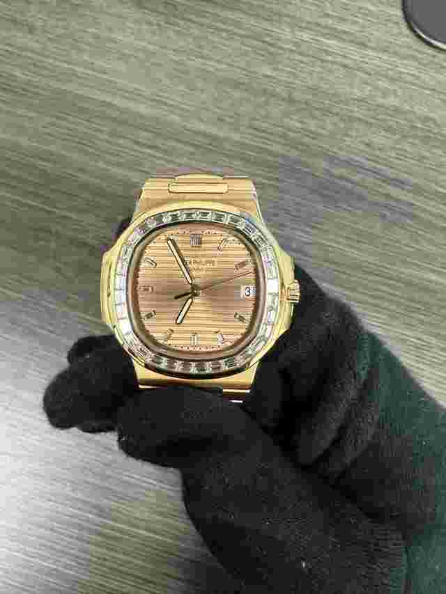 Patek Philippe Nautilus
                           
                                 5723/1R Nautilus Factory Baguette Diamonds