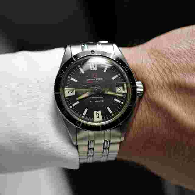 Universal Genève Polerouter
                           
                                 869116/01 Polerouter Sub Asymmetrical Case Year: 1967. Gay Freres bracelet. Serviced.