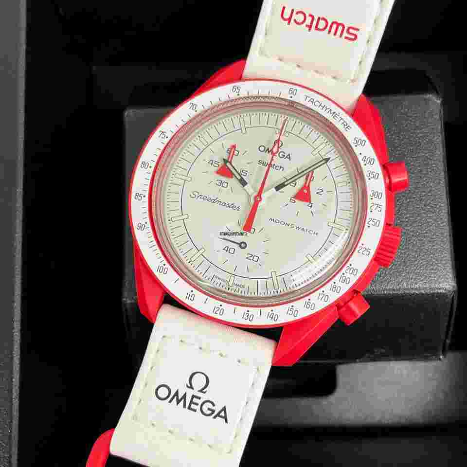 Swatch Moonswatch
NEW Moonswatch "Mission To Mars" Swatch x Omega Red SO33R100