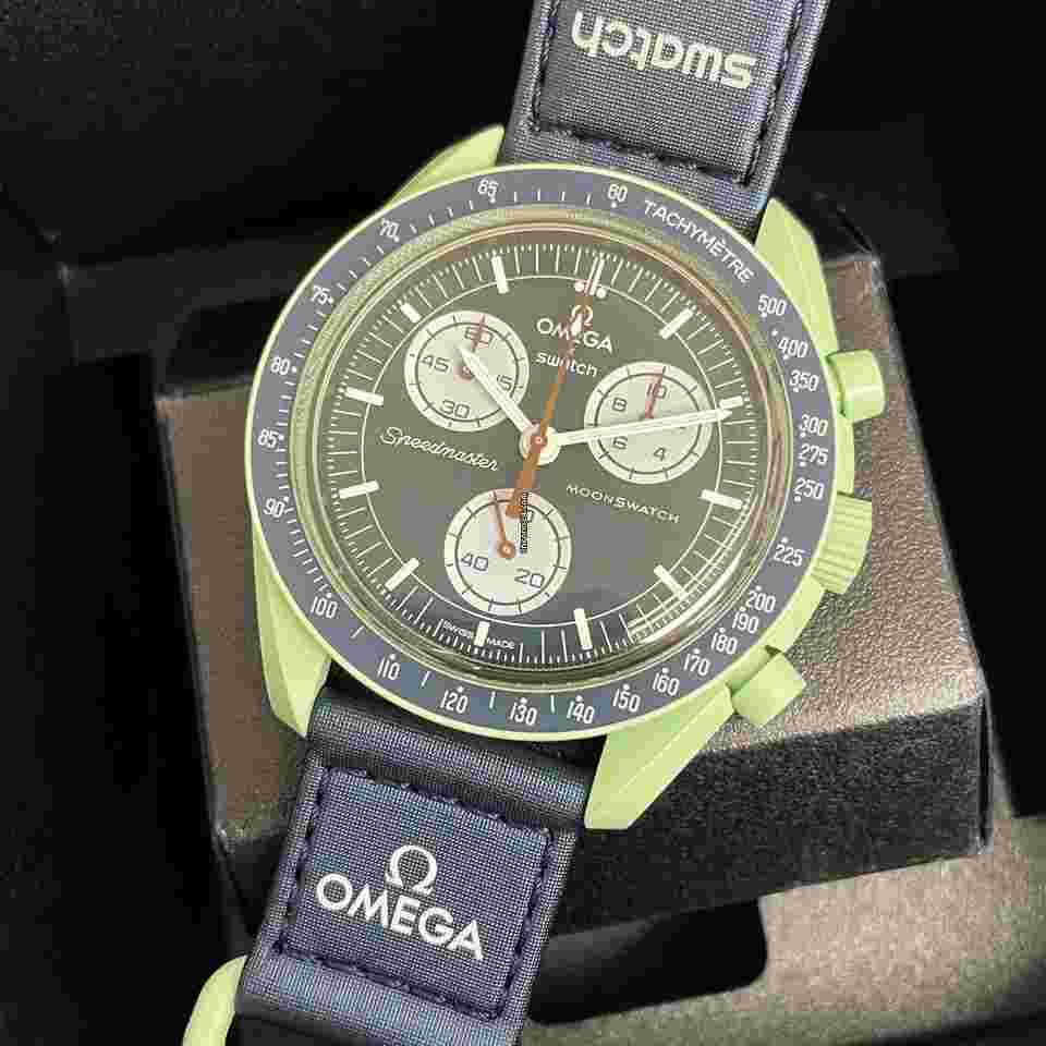 Swatch Moonswatch
NEW Moonswatch "Mission On Earth" Swatch x Omega Green Blue SO33G100