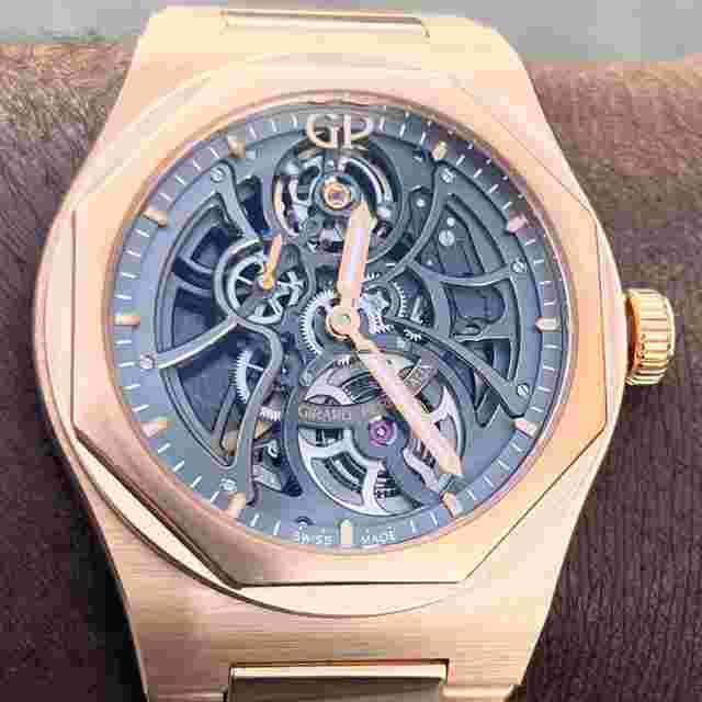 Girard Perregaux Laureato
                           
                                 Skeleton