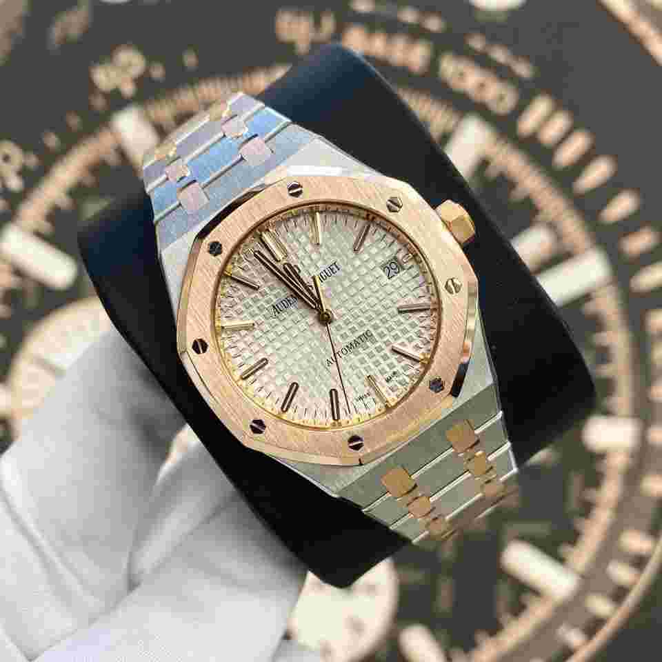 Audemars Piguet Royal Oak Selfwinding
                           
                                 MINT/FULL SET Royal Oak Selfwinding White Dial Two-Tone 15450SR.OO.1256SR.01