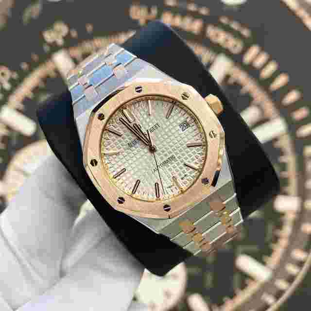 Audemars Piguet Royal Oak Selfwinding
                           
                                 MINT/FULL SET Royal Oak Selfwinding White Dial Two-Tone 15450SR.OO.1256SR.01