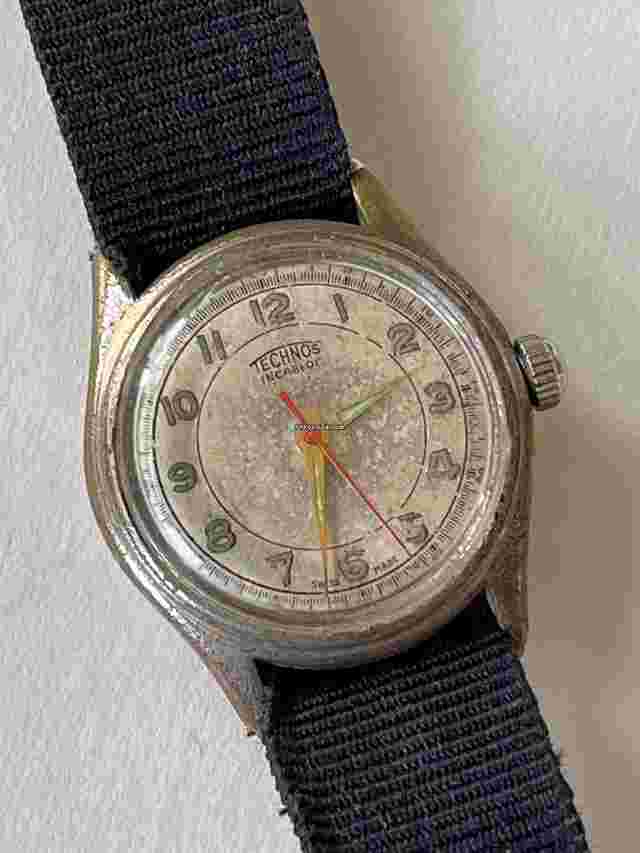 Technos
                           
                                 Military Officers Doctors WW2 1943 Two Tone Dial Stainless Steel ScrewDown Back Swiss Made