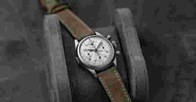 Universal Genève Aero-Compax
                           
                                 22298 Aero-Compax Steel