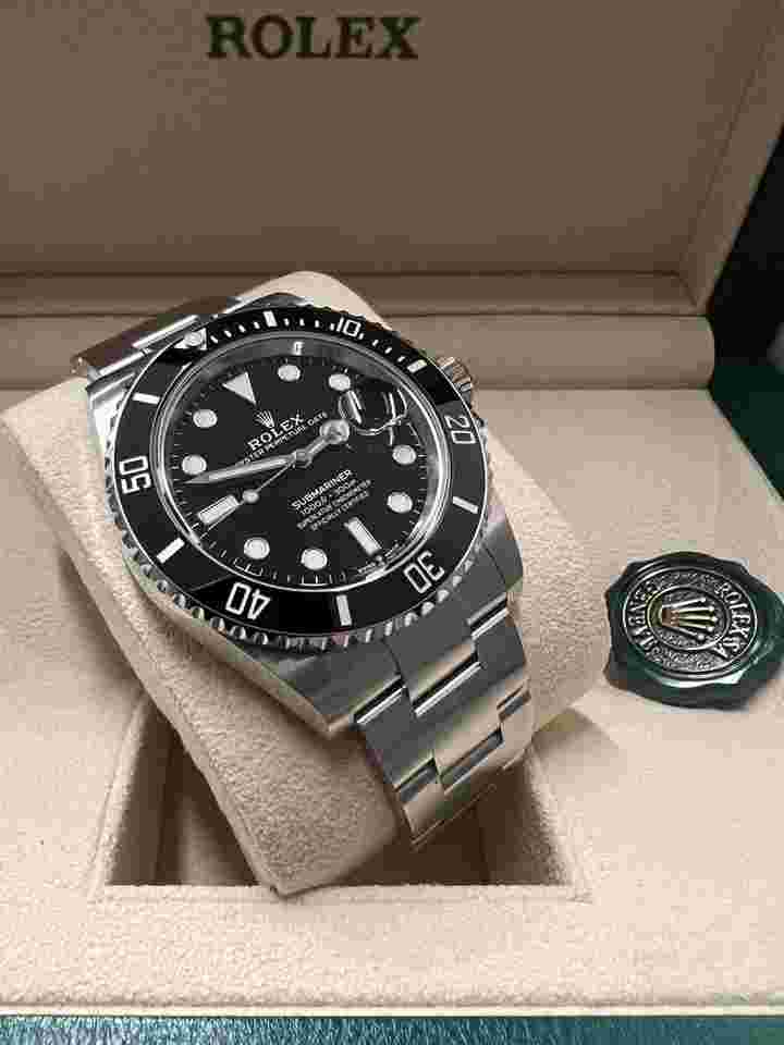Rolex Submariner Date
                           
                                 2023 126610LN