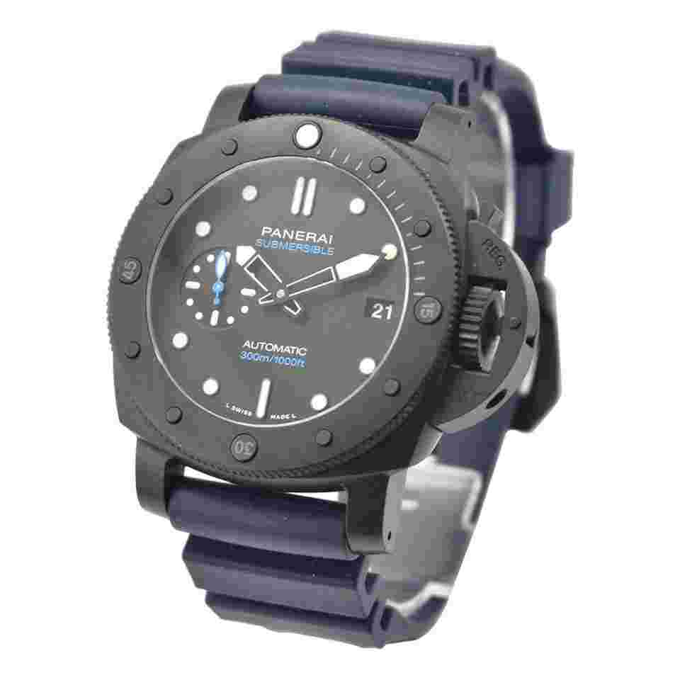 Panerai Submersible
PAM02231 New with tags Mens Watch