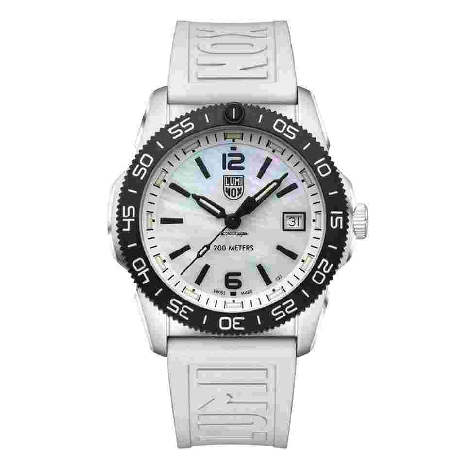 Luminox
                           
                                 Pacific Diver Ripple XS.3128M.SET Steel 39 mm Rubber Quartz Men's Watch