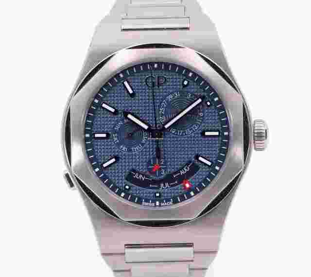 Girard Perregaux Laureato
                           
                                 Perpetual Calendar 81035-11-431-11A BOX & PAPERS